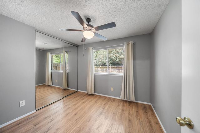 7 Rockridge Court, The Woodlands, TX 77381