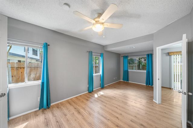 7 Rockridge Court, The Woodlands, TX 77381