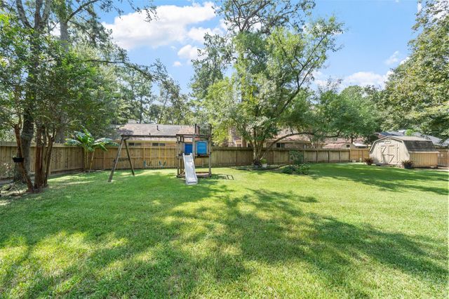 7 Rockridge Court, The Woodlands, TX 77381