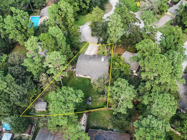 7 Rockridge Court, The Woodlands, TX 77381