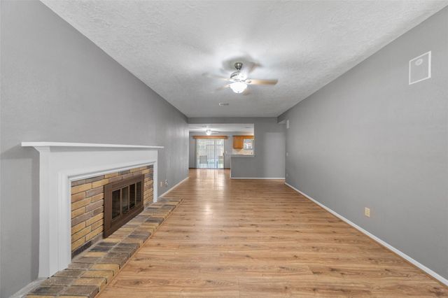 7 Rockridge Court, The Woodlands, TX 77381