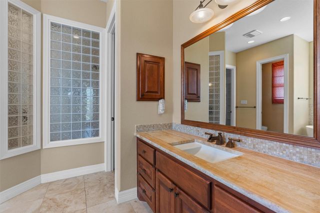 25003 Montana Creek XING, Marble Falls, TX 78654
