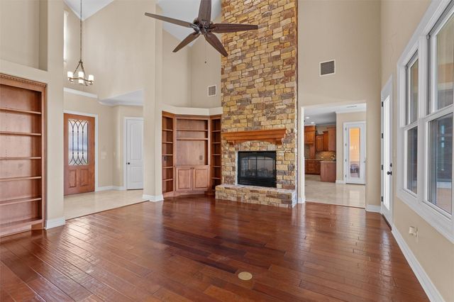 25003 Montana Creek XING, Marble Falls, TX 78654