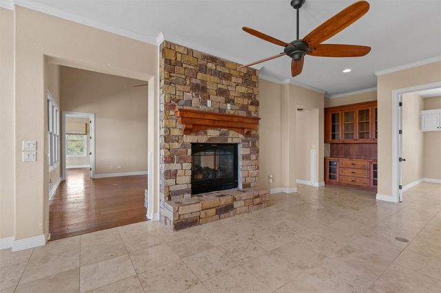 25003 Montana Creek XING, Marble Falls, TX 78654