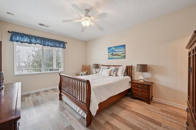 8099 Over Par Court, Burlington, KY 41005