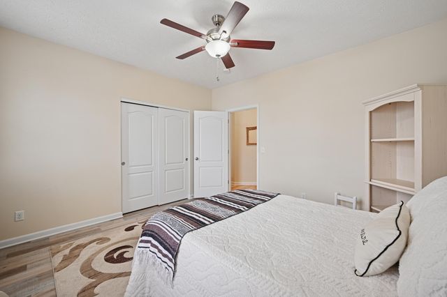 8099 Over Par Court, Burlington, KY 41005