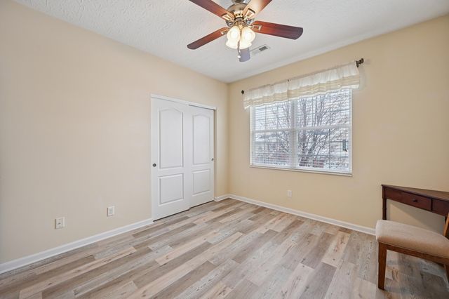 8099 Over Par Court, Burlington, KY 41005