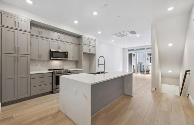 2324 Red Oak Court, San Mateo, CA 94403