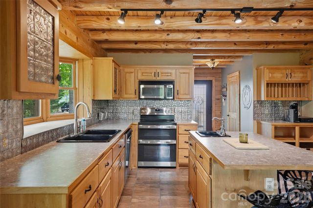 2305 Monteith Lane, Connelly Springs, NC 28612