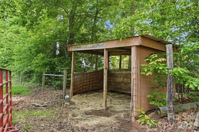 2305 Monteith Lane, Connelly Springs, NC 28612