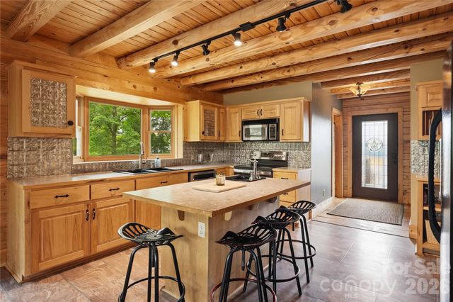 2305 Monteith Lane, Connelly Springs, NC 28612