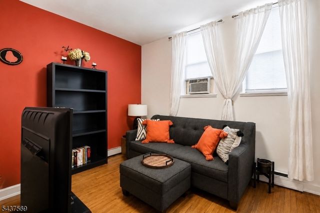 111 Mallory Ave, Jersey City, NJ 07304