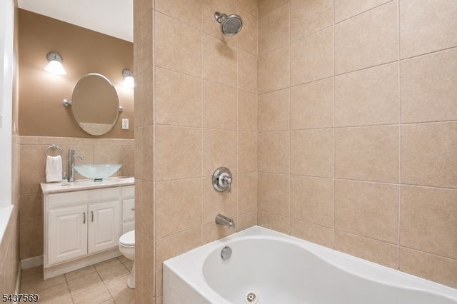 111 Mallory Ave, Jersey City, NJ 07304