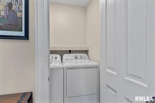 506 S DIAMOND Street, Jacksonville, IL 62650