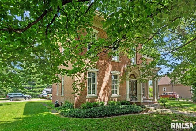 506 S DIAMOND Street, Jacksonville, IL 62650