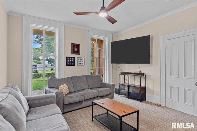 506 S DIAMOND Street, Jacksonville, IL 62650