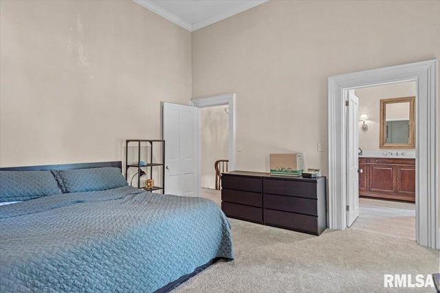 506 S DIAMOND Street, Jacksonville, IL 62650