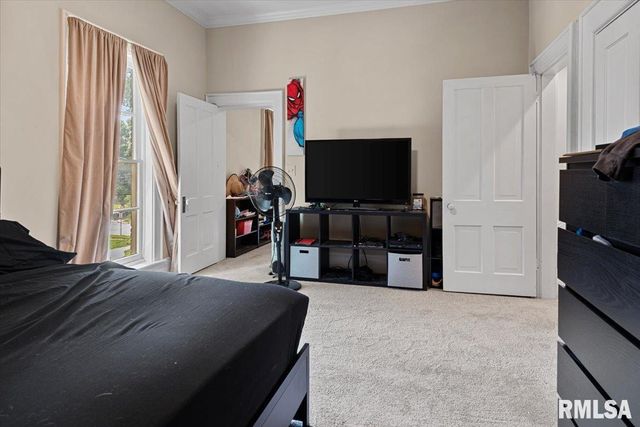 506 S DIAMOND Street, Jacksonville, IL 62650