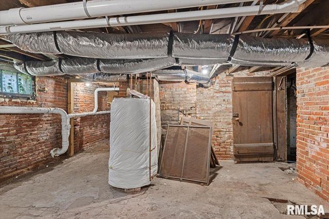 506 S DIAMOND Street, Jacksonville, IL 62650