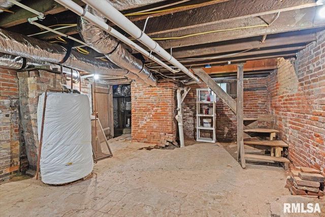 506 S DIAMOND Street, Jacksonville, IL 62650