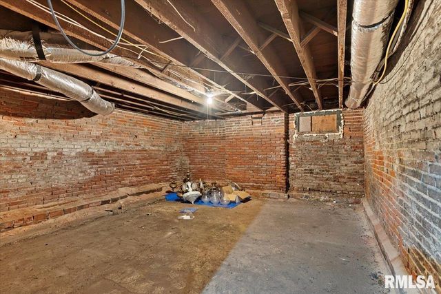 506 S DIAMOND Street, Jacksonville, IL 62650