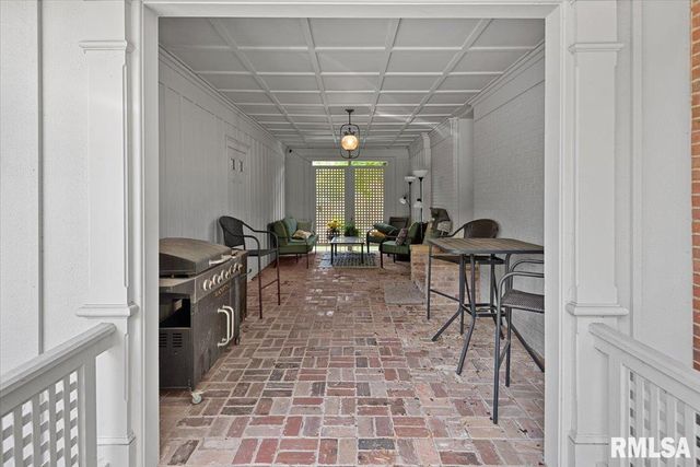 506 S DIAMOND Street, Jacksonville, IL 62650