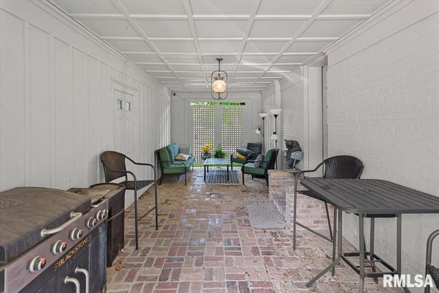 506 S DIAMOND Street, Jacksonville, IL 62650