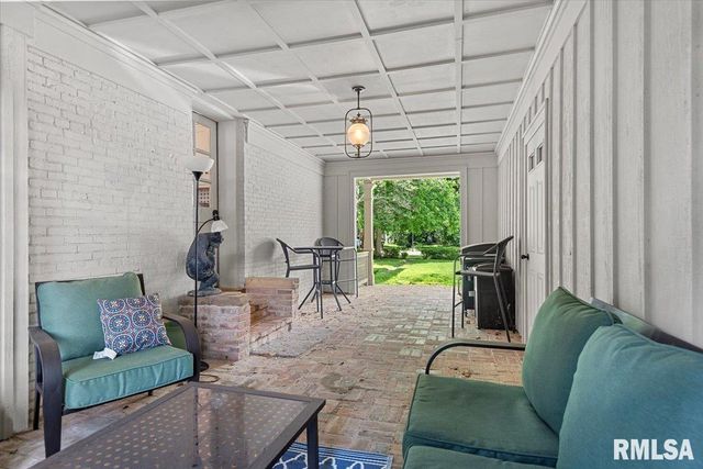 506 S DIAMOND Street, Jacksonville, IL 62650