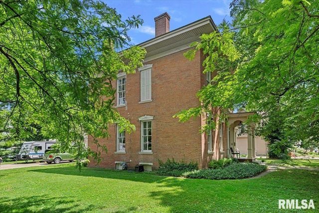 506 S DIAMOND Street, Jacksonville, IL 62650