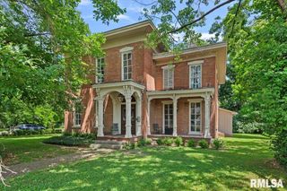 506 S DIAMOND Street, Jacksonville, IL 62650