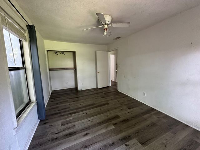 6700 Lakeside Drive, Lake Worth, TX 76135