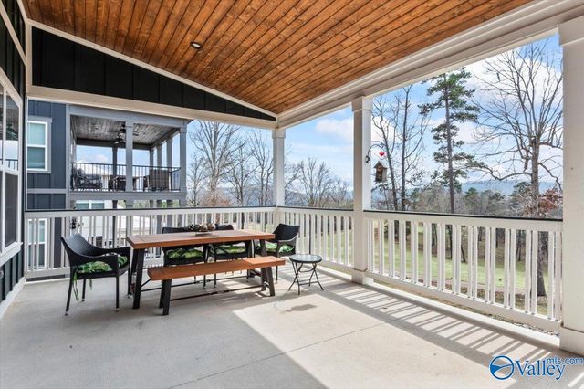 402 Whistling Straits Way, Guntersville, AL 35976