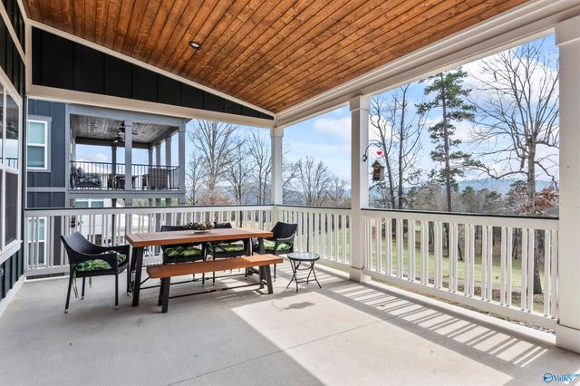 402 Whistling Straits Way, Guntersville, AL 35976
