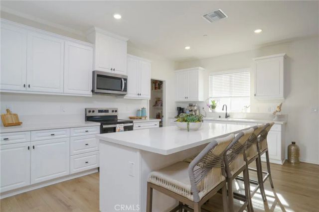 1635 Southfork Way, San Jacinto, CA 92582