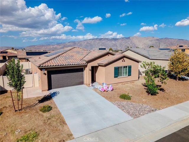 1635 Southfork Way, San Jacinto, CA 92582