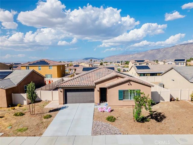 1635 Southfork Way, San Jacinto, CA 92582