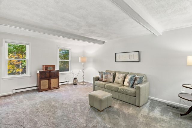 8 Montclair Ave, Andover, MA 01810