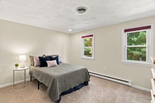 8 Montclair Ave, Andover, MA 01810