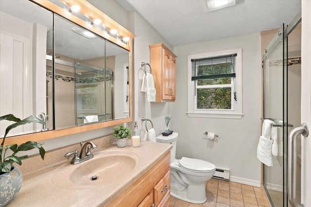 8 Montclair Ave, Andover, MA 01810