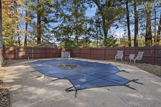 8 Montclair Ave, Andover, MA 01810