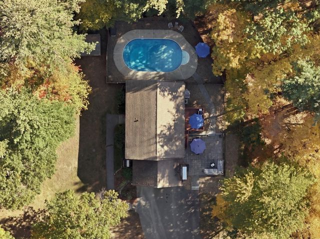 8 Montclair Ave, Andover, MA 01810