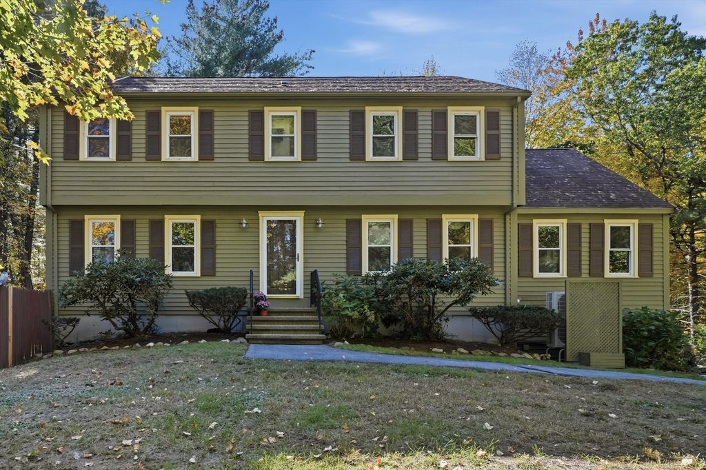 8 Montclair Ave, Andover, MA 01810