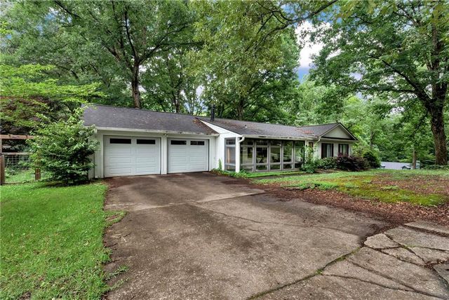 5045 Red Oak Lane, Gainesville, GA 30506
