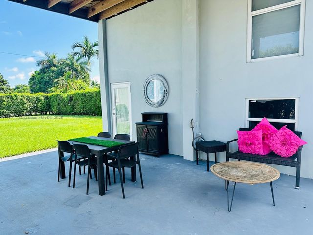 19790 SW 242nd St, Homestead, FL 33031