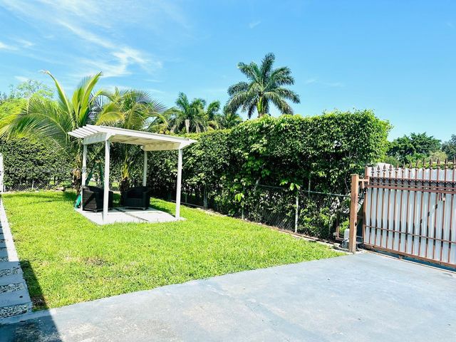 19790 SW 242nd St, Homestead, FL 33031