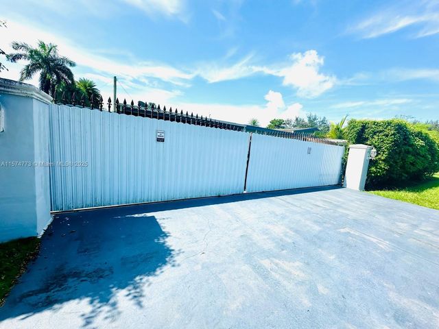 19790 SW 242nd St, Homestead, FL 33031