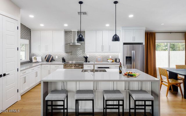 6174 E JANICE Way, Scottsdale, AZ 85254