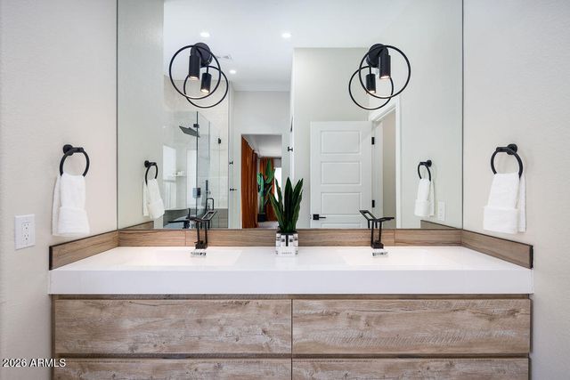 6174 E JANICE Way, Scottsdale, AZ 85254