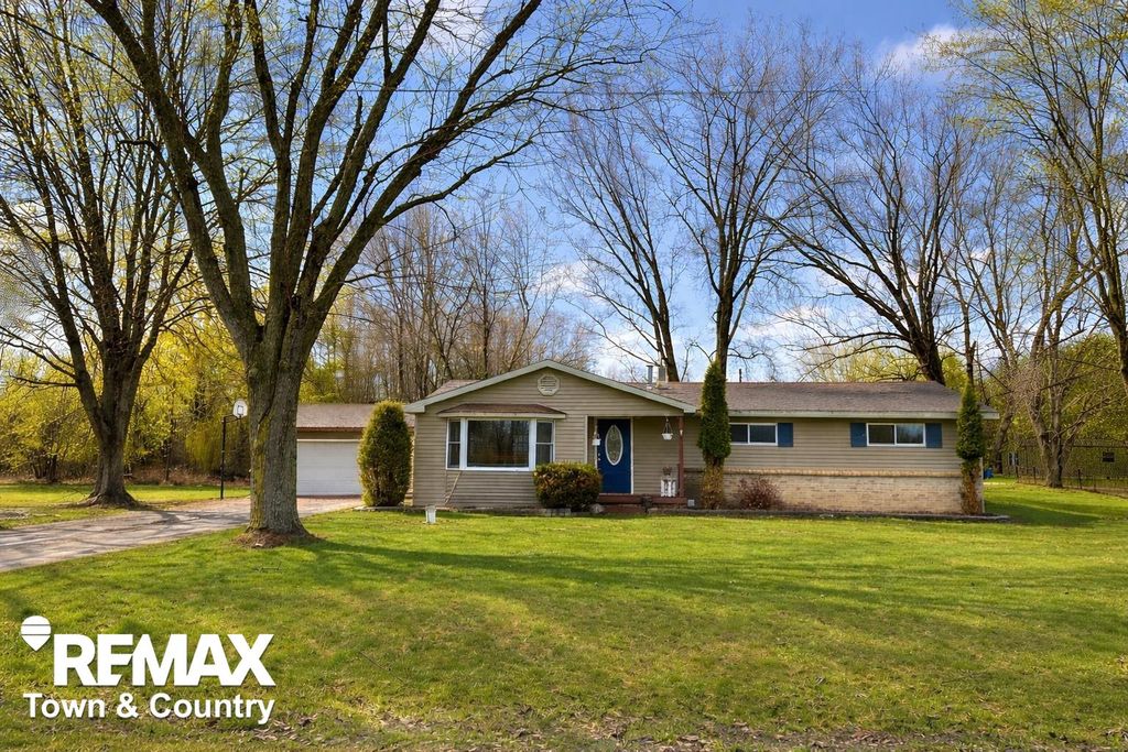 2942 Lyle Road, Tobacco Twp, MI 48612