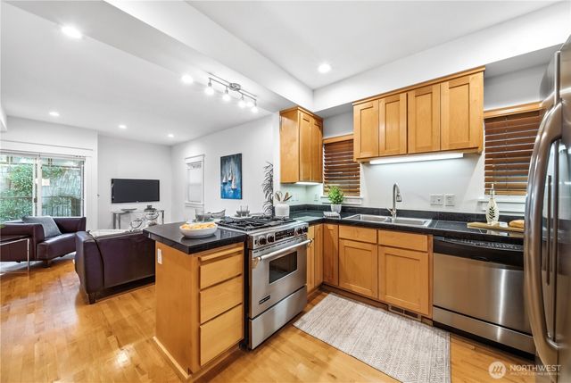 1375 32nd Avenue S, Seattle, WA 98144